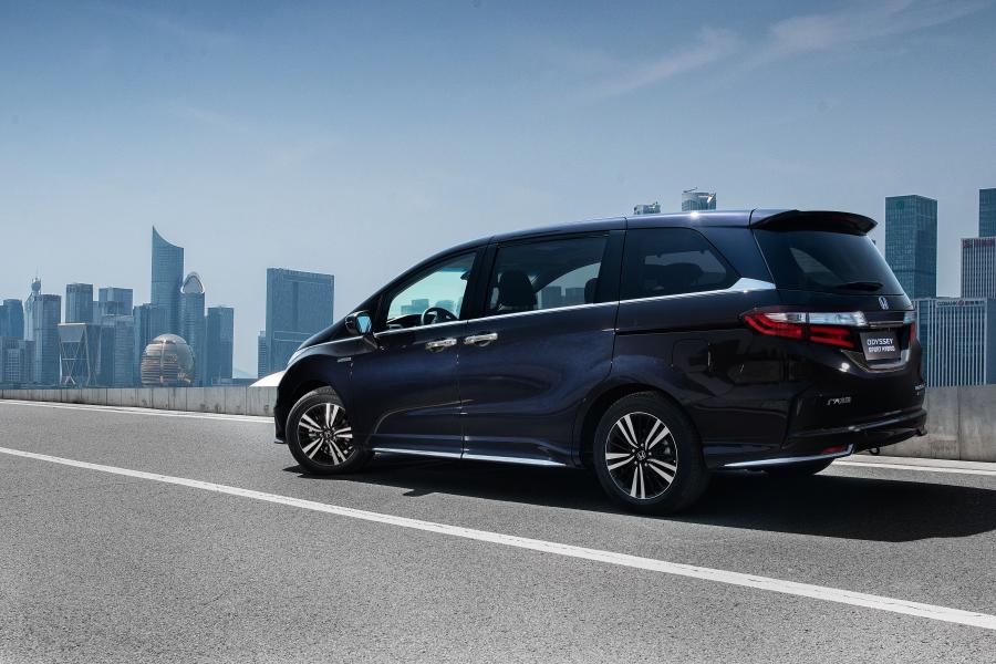  Honda Odyssey Sport Hybrid 2019 года  (фото 36 из 40)